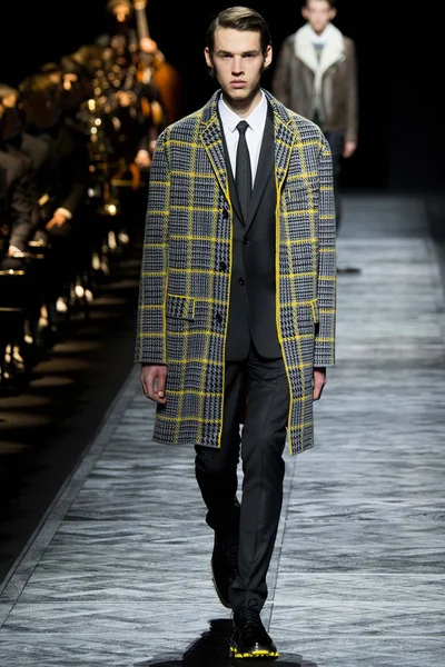 Look 34
